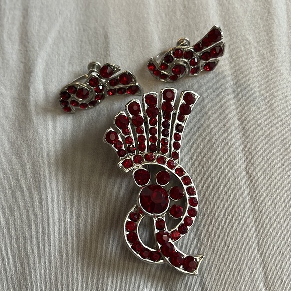 Vintage Ruby Rhinestone Jewelry Set Pin Clip On Earrings MCM Art Deco Brooch Mod - Picture 4 of 9